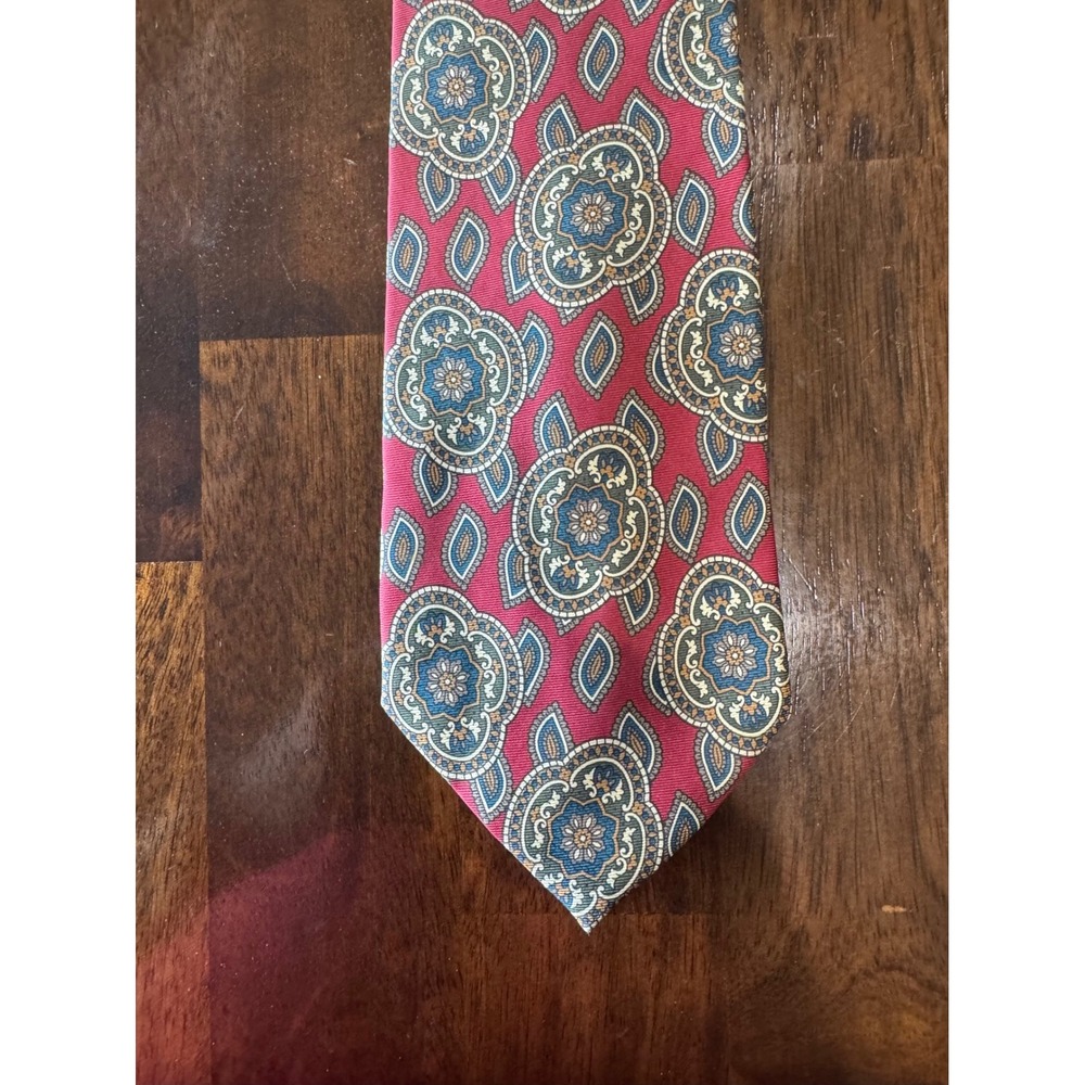 Clubfellow Mens Silk Necktie Red Blue Gold Medallion Paisley Pattern Formal Tie